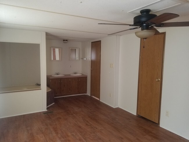 Building Photo - 1079 Reynolds Rd