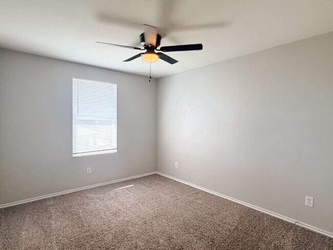 Building Photo - 2 Story - 4 Bed, 2.5 Bath Home in Crowley