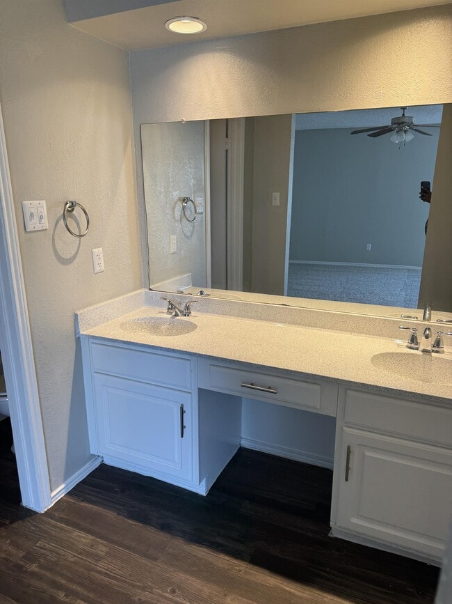 Building Photo - 5908 Westcreek St S