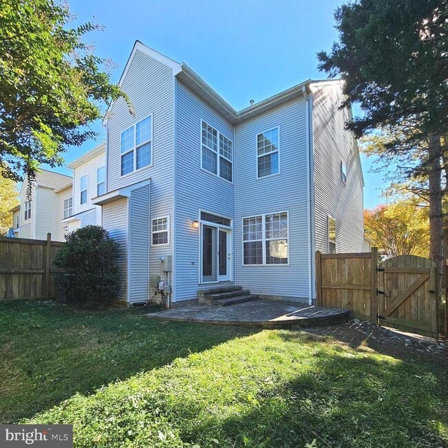 Building Photo - 13120 Misty Glen Ln