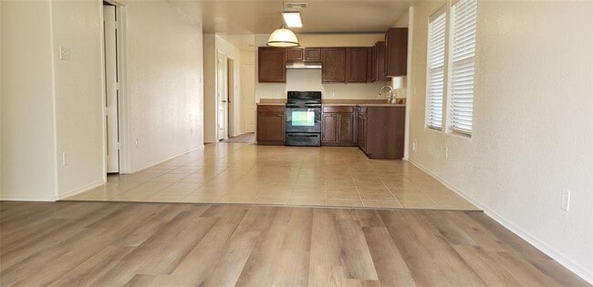 Building Photo - 1119 Desert Oasis Ln