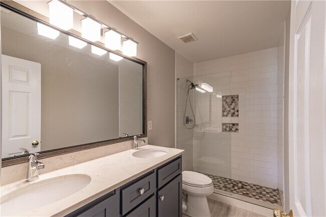 Building Photo - 3895 Tugaloo Dr NE
