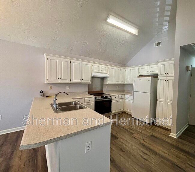 Building Photo - 831 D'Antignac St