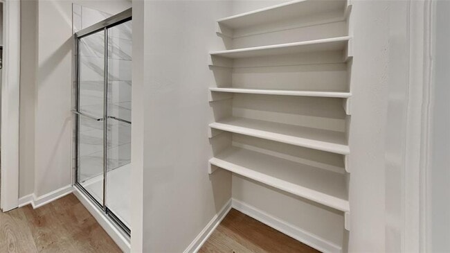 Building Photo - 6101 Green Meadow Ln