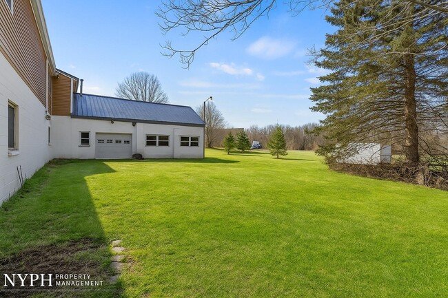 Building Photo - 5113 Cedarvale Rd