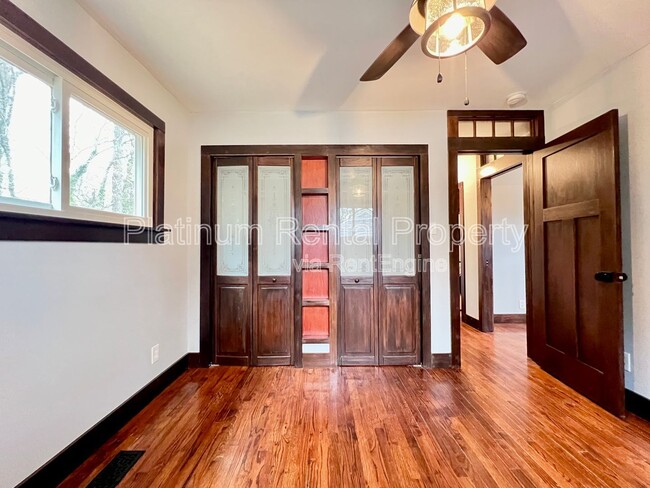 Building Photo - 651 Seminole Pl