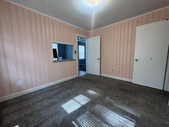 Building Photo - 302 Brookwood Ave