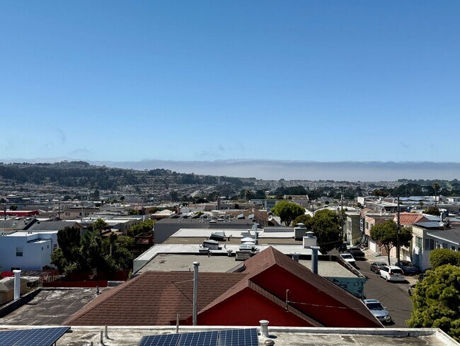 Building Photo - 670 Hillside Blvd
