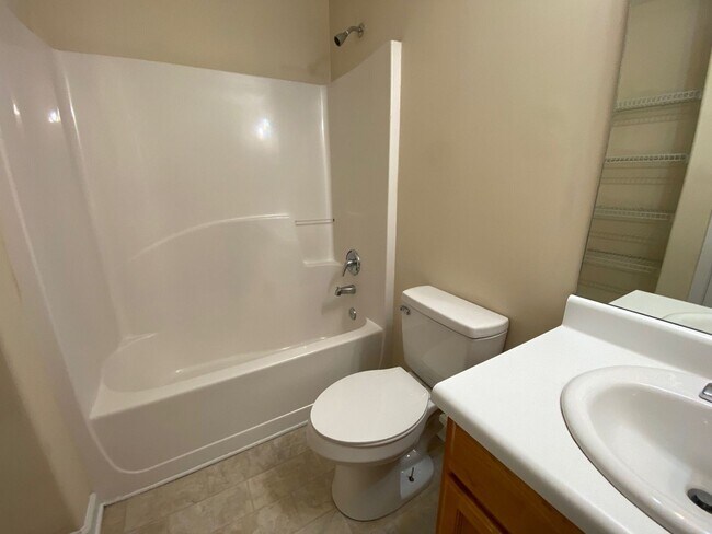 Building Photo - BRIDGEWATER HOME! PRE-LEASING FOR AUGUST 2026!