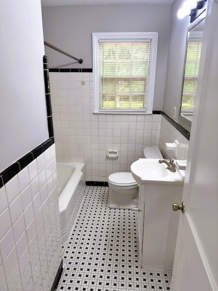 Building Photo - 514 Western Dr