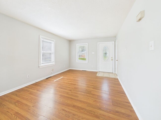 Building Photo - 835 Winnetka Ave