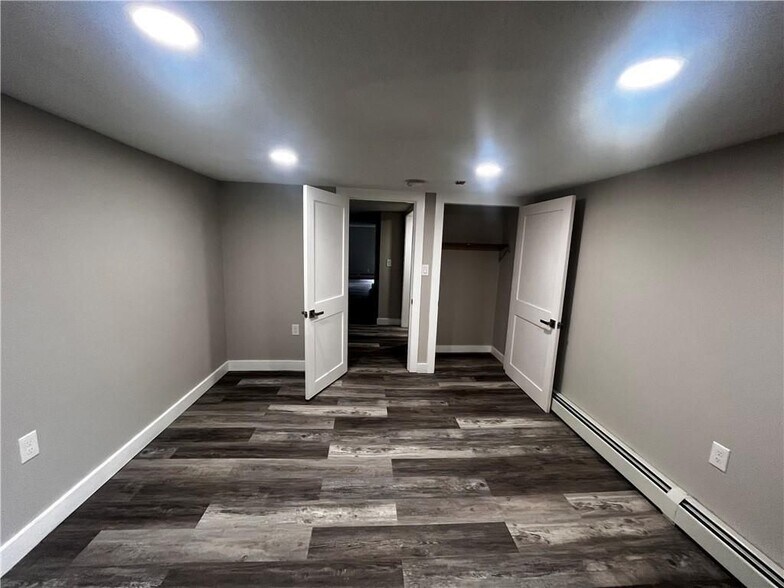 Building Photo - 45 Kenyon St