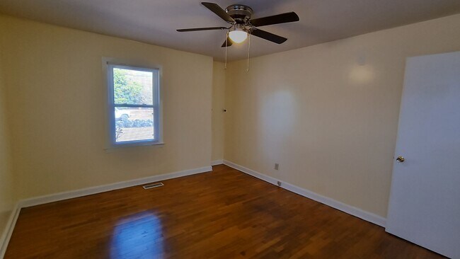 Building Photo - 5111 Palmetto Ln