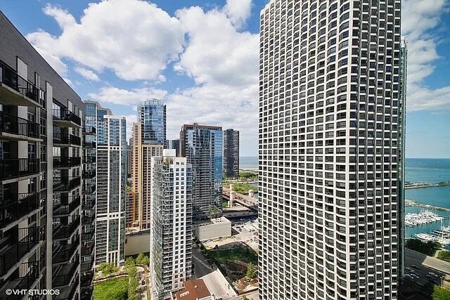 Building Photo - 400 E Randolph St