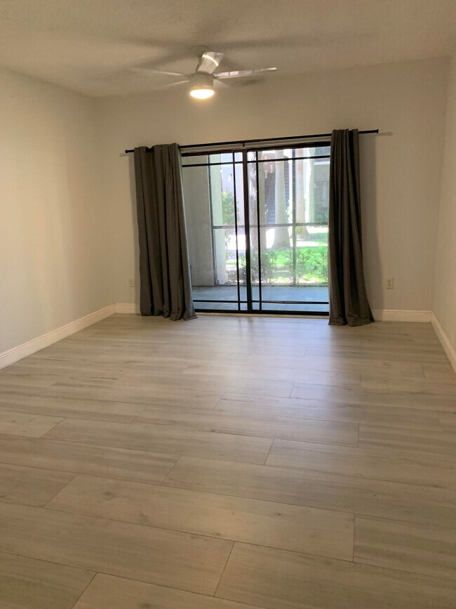 Building Photo - 3022 Alcazar Pl