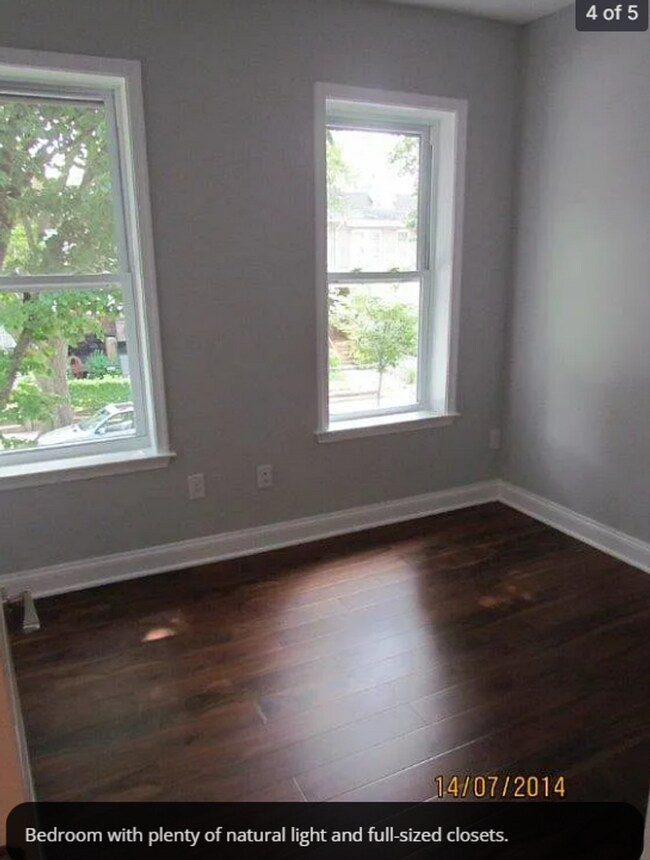 Building Photo - 1271 Morse St NE