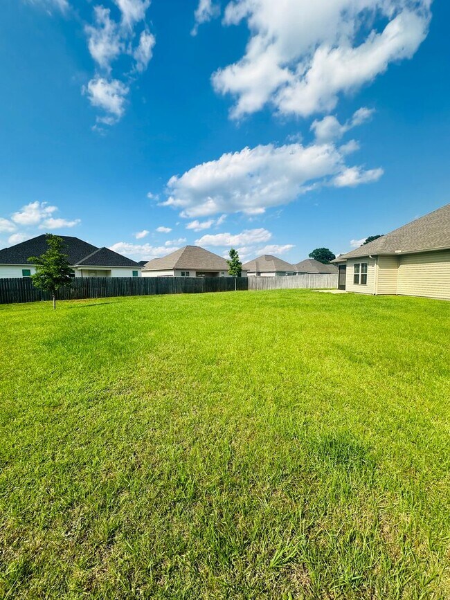 Building Photo - 604 Broderick Cir
