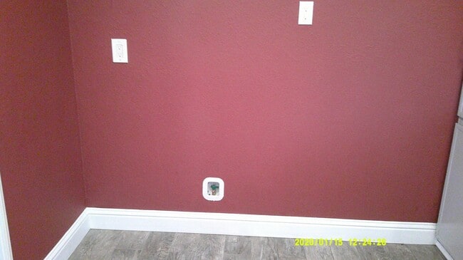 Building Photo - 945 Davis St