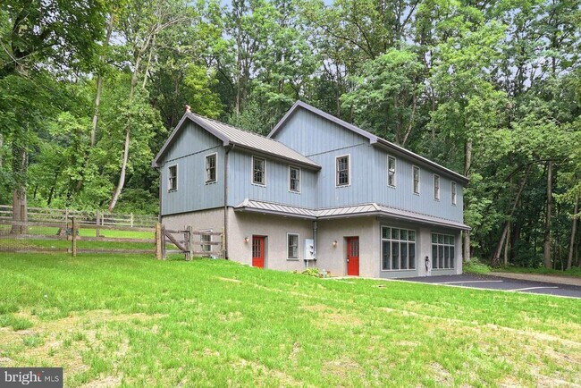 Building Photo - 5565 Pennell Rd