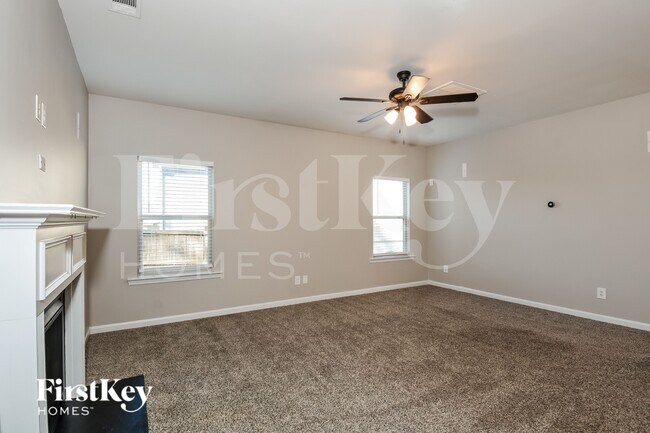 Building Photo - 204 Sleepy Way