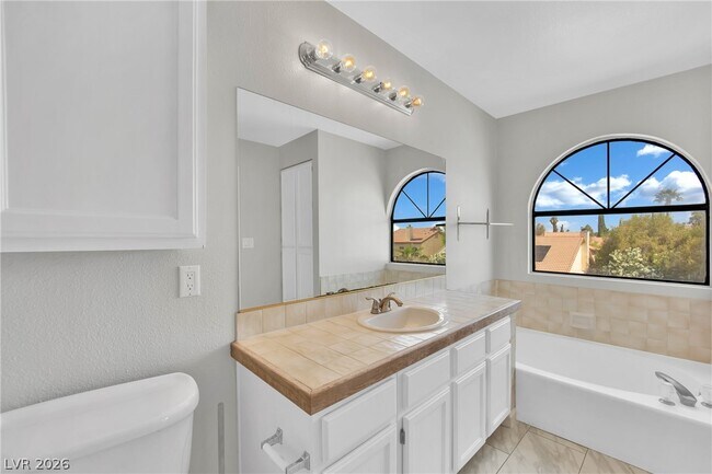 Building Photo - 8136 Spur Ct