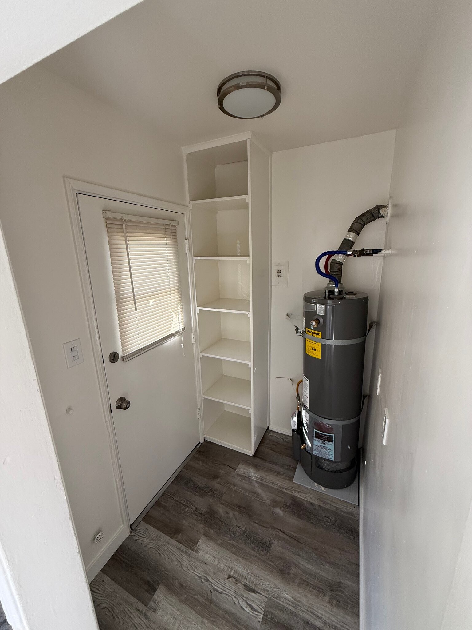 Building Photo - 1009 E Garfield Ave