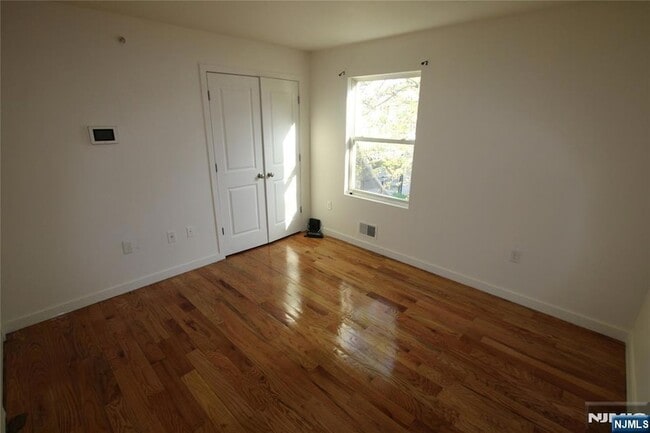 Building Photo - 100 Grove Terrace