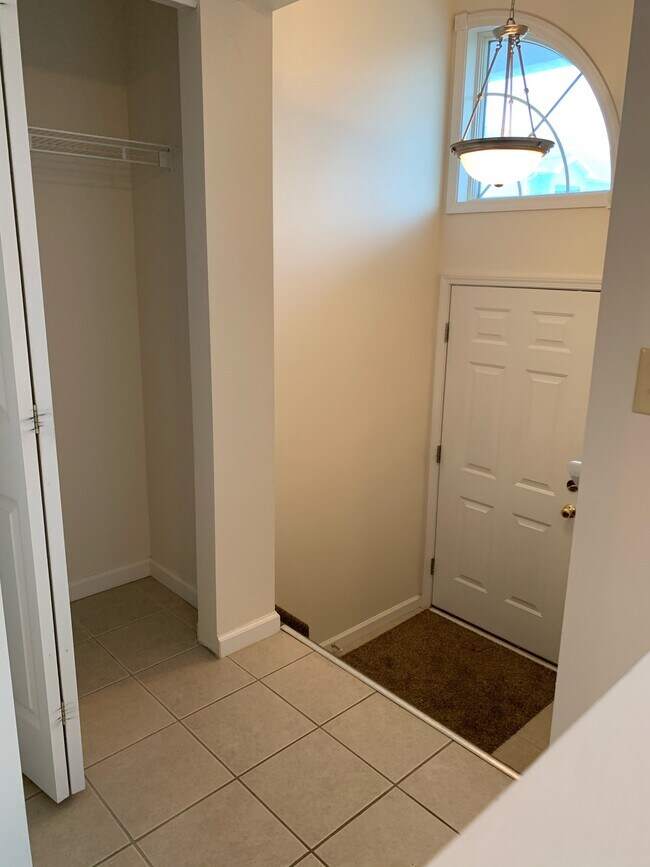 Building Photo - Woodland Hills Townhomes