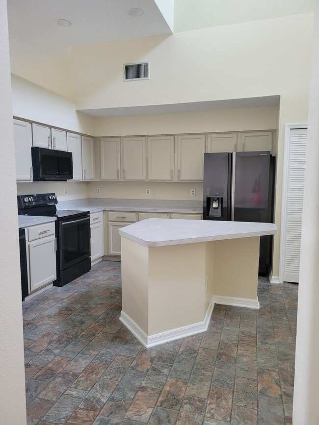 Building Photo - 1048 California Creek Dr