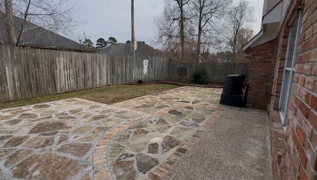 Building Photo - 408 Hidden Oaks Cir