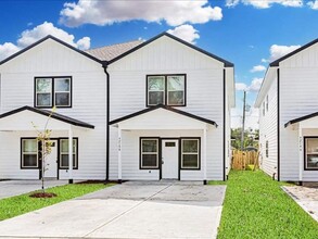 Building Photo - 8214 Parker Rd