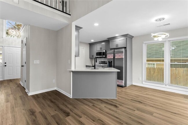 Building Photo - 2580 Waterford Park Dr