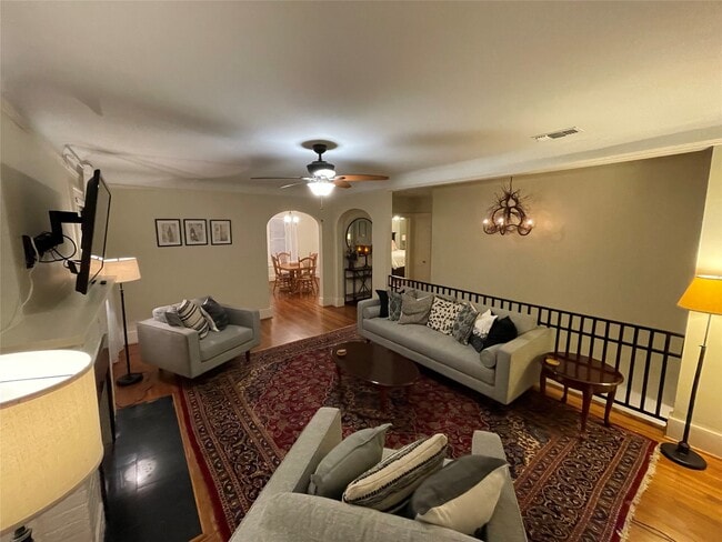 Building Photo - 1604 Castle Ct