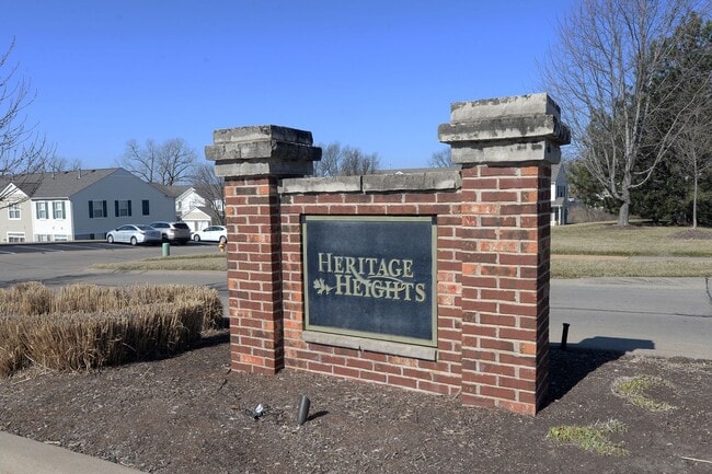 Building Photo - 4939 Heritage Heights Cir