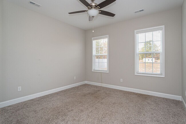 Building Photo - 5737 Pooh Ave