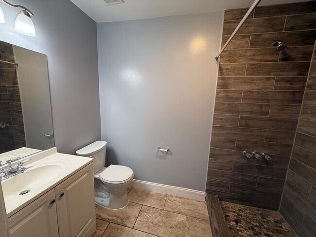 Building Photo - Beautiful 4BR/3BA Home