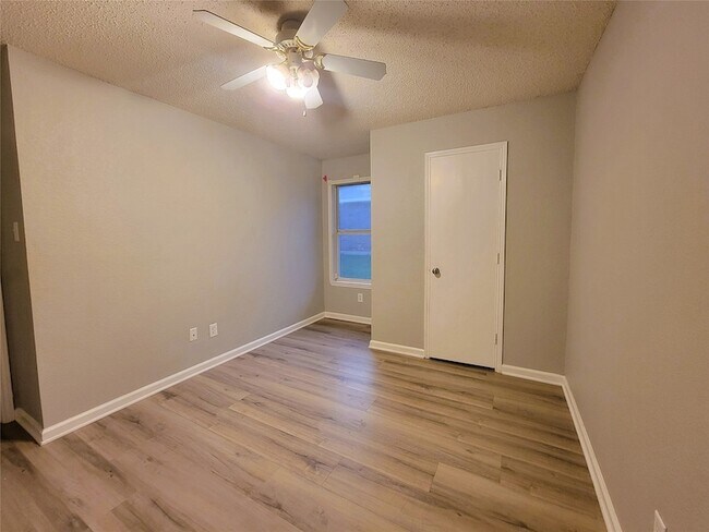 Building Photo - 829 Beaver Creek Dr
