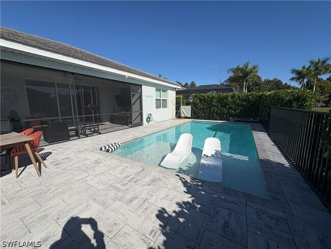 Building Photo - 2458 Orchard St