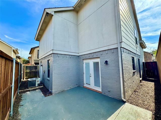 Building Photo - 1508 Villars St