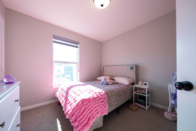 Building Photo - 21860 136th Wy