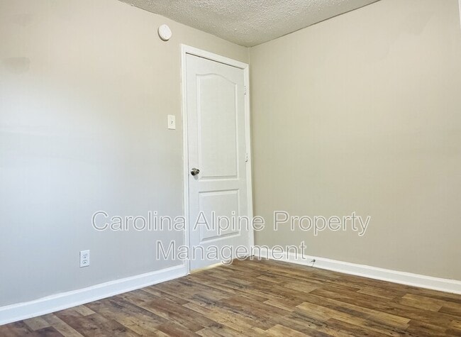 Building Photo - 131 Lindsey St