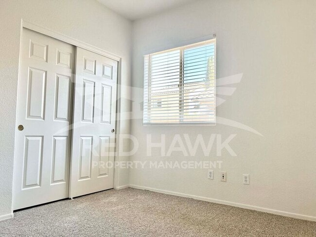 Building Photo - 852 E Runaway Bay Pl