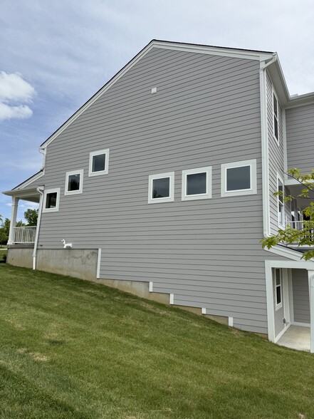 Building Photo - 5694 Ohio Trl