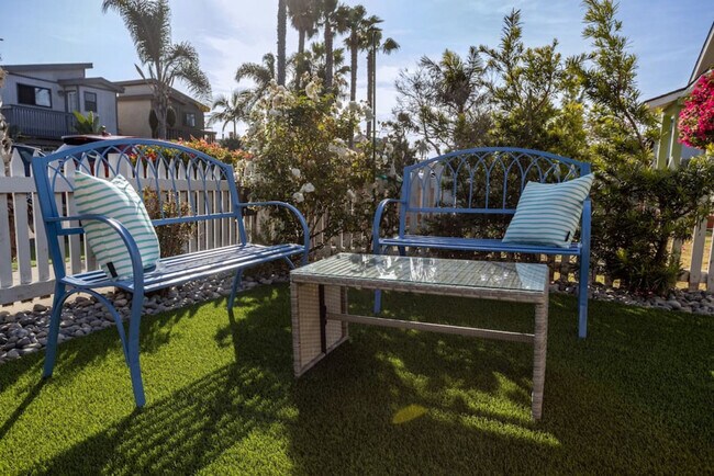 Building Photo - 4916 Long Branch Ave