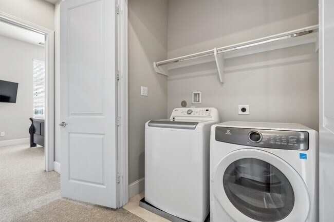 Building Photo - 9614 Riddlewood Ln