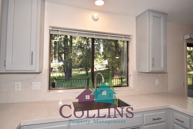 Building Photo - 15099 Fay Rd