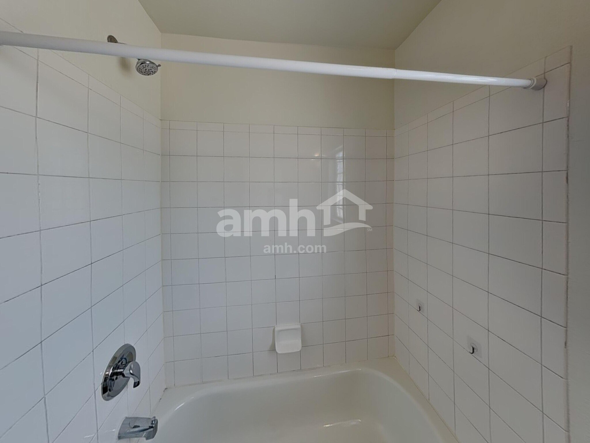 Building Photo - 4570 N Orleans St