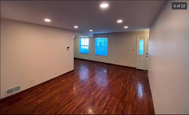 Building Photo - 353 Ashwood Ct