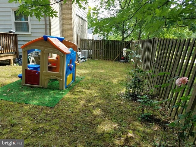 Building Photo - 2077 Pilgrim Dr