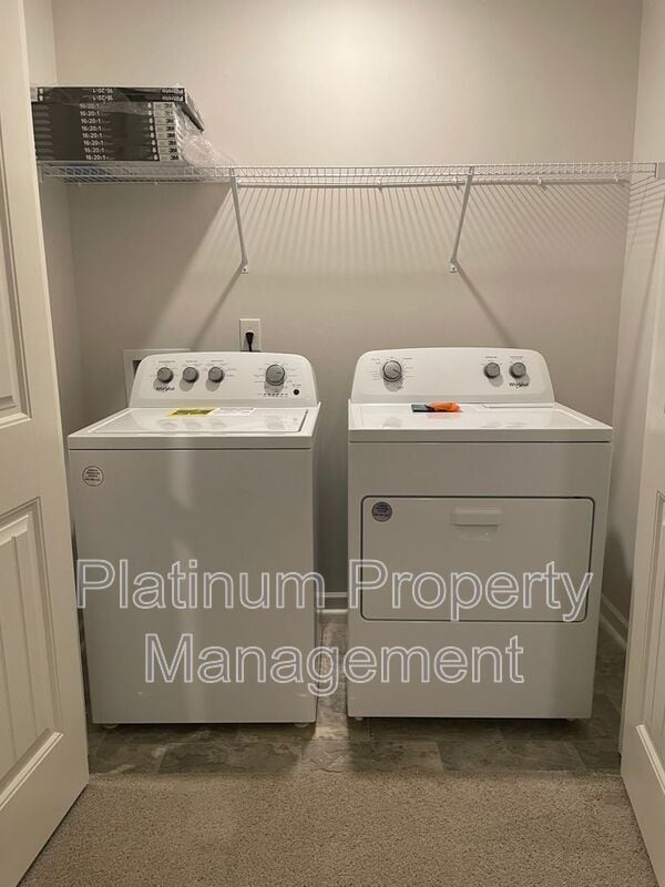 Building Photo - 551 Stoneybrook Dr